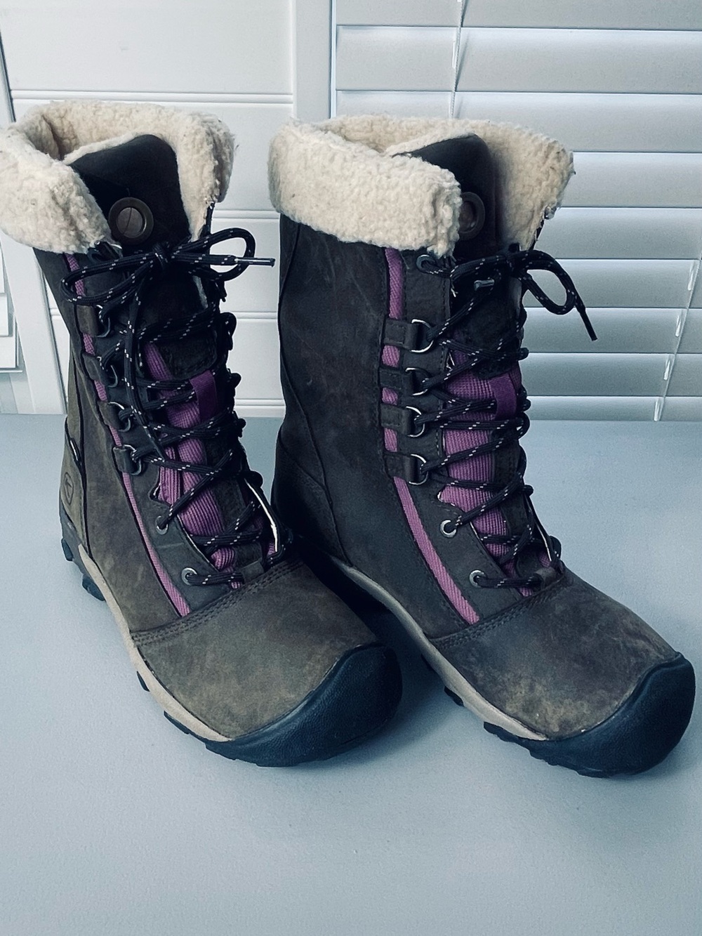Keen Warm 220 gram Insulation Dry Brown Winter Lace-Up Boots Purple Accents 8.5